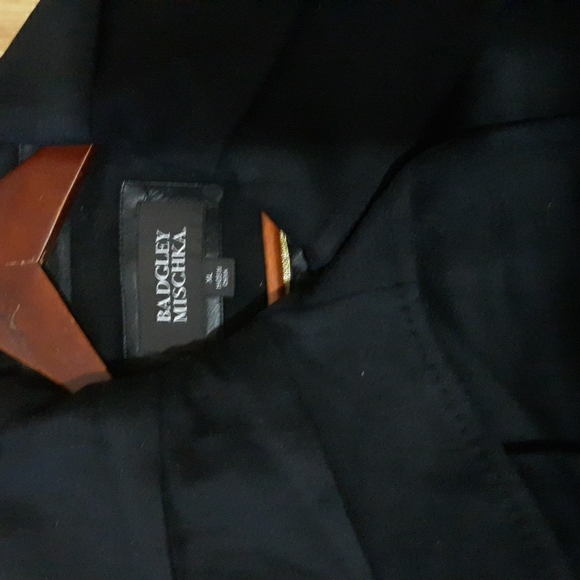 Badgley Mischka black coat. Extended collar, wonderfully made. This coat is new, - Picture 2 of 13